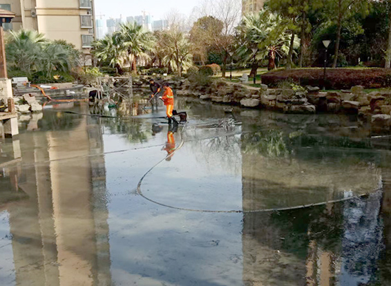 南谯景观池淤泥清理